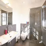 Reetland Am - Luxusplus Reetdachvilla Mit 4 Schlafzimmern, Aussensauna, Loungebereich Und Kamin H09 *