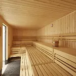 Reetland Am - Luxusplus Reetdachvilla Mit 4 Schlafzimmern, Aussensauna, Loungebereich Und Kamin H09 Dranske