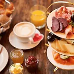 Reetland Am - Luxusplus Reetdachvilla Mit 4 Schlafzimmern, Aussensauna, Loungebereich Und Kamin H09 Dranske