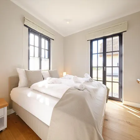 Reetland Am - Luxusplus Reetdachvilla Mit 4 Schlafzimmern, Aussensauna, Loungebereich Und Kamin H09 *