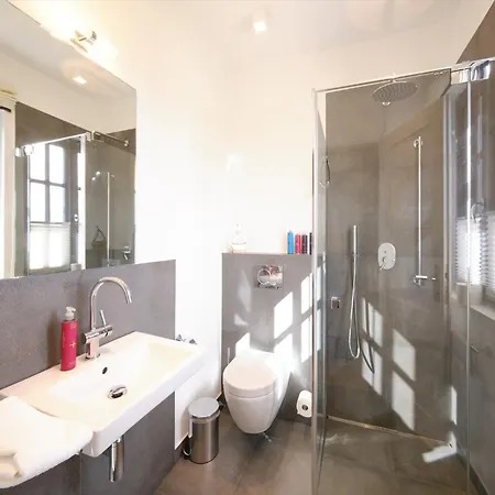 Reetland Am - Luxusplus Reetdachvilla Mit 4 Schlafzimmern, Aussensauna, Loungebereich Und Kamin H09 *