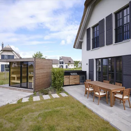 Villa Reetland Am - Luxusplus Reetdachvilla Mit 4 Schlafzimmern, Aussensauna, Loungebereich Und Kamin H09